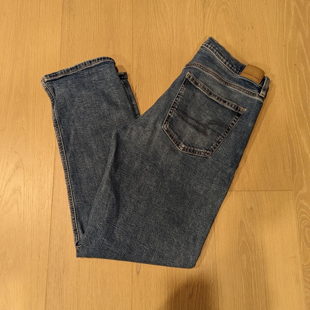 American Eagle Outfitters Women's Classic Blue Straight Leg Jeans - Picture 2 of 7